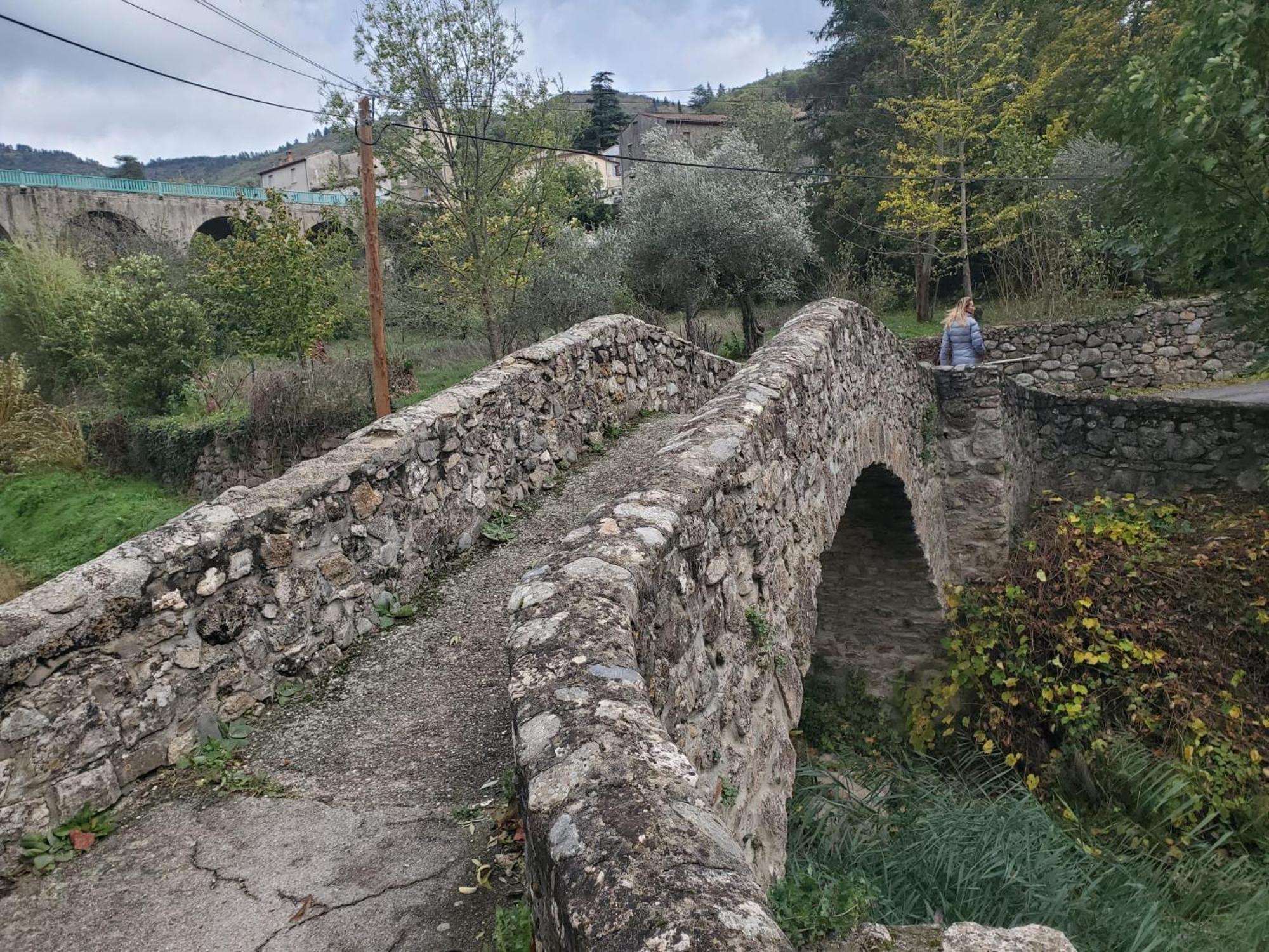 Chambre Atypique : La Grotte Bez-et-Esparon Exterior photo